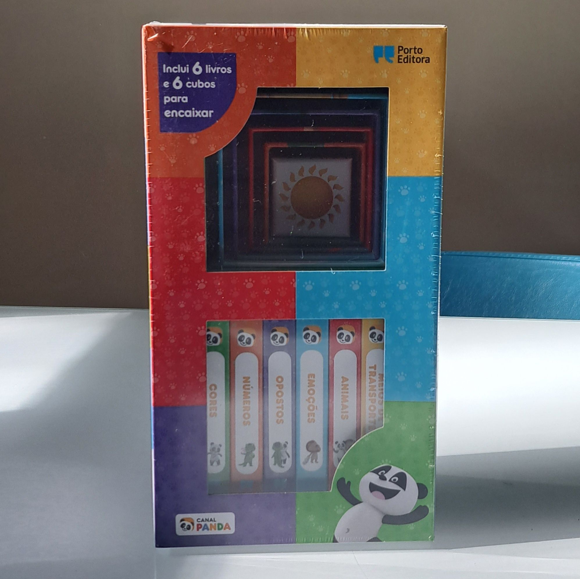 Canal Panda - Caixa do bebé: livros e cubos (Novo)