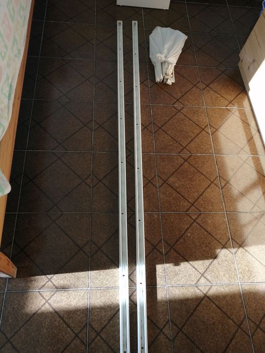 prateleiras algo do ikea, estado novo