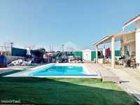 Moradia T3 com piscina com 475 m2 de terreno