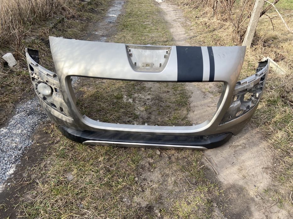 Бампер передній пежо 3008