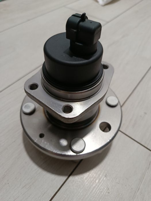 Ступица новая с подшипником и датчиком
