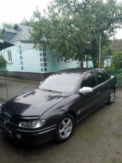 Продам власне авто Opel Omega B 2.0 з газом