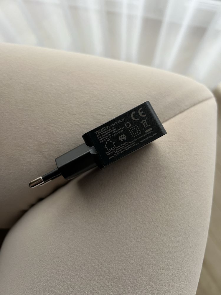 Nowa wtyczka ładowarka USB-A 10W
