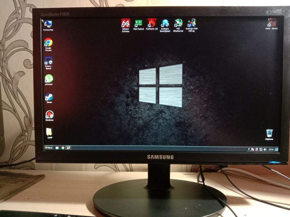 Монитор Samsung•
