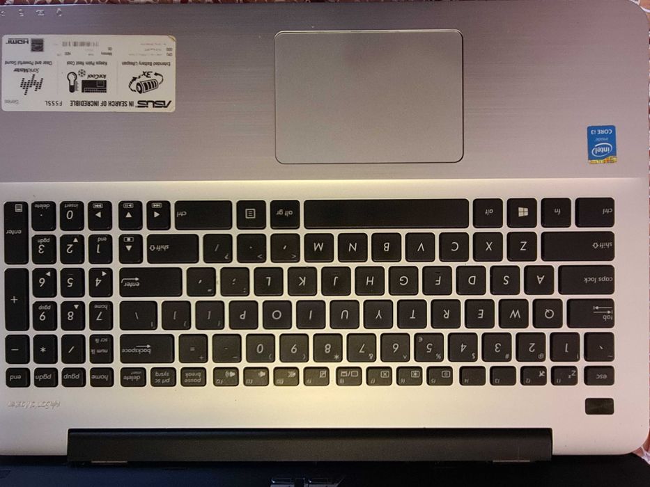 ASUS F555L 15,6 HD / i3-4005U / 8 GB / 512 GB / 920M