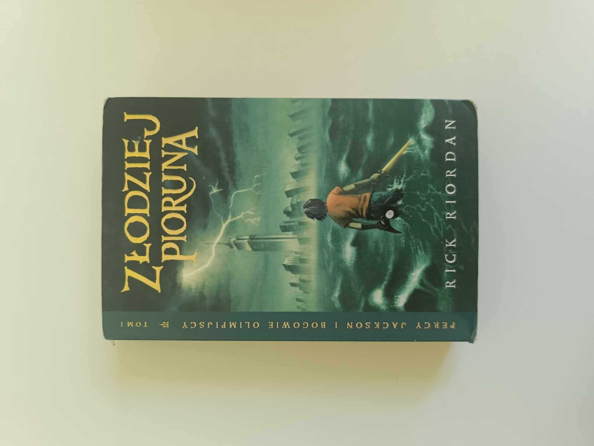 Złodziej Pioruna. Percy Jackson i Bogowie Olimpijscy. Tom 1