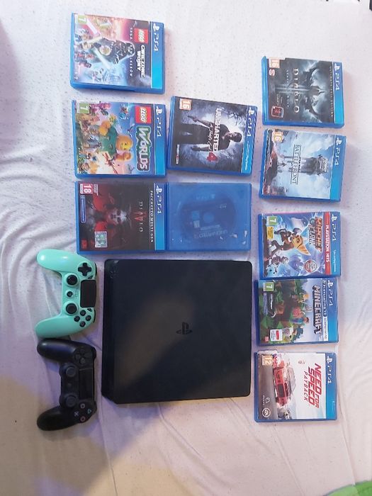 Konsola ps4 razem z grami