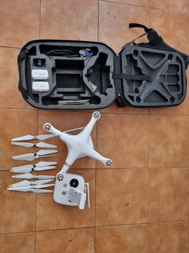 Drone DJI Phantom Advanced completo.