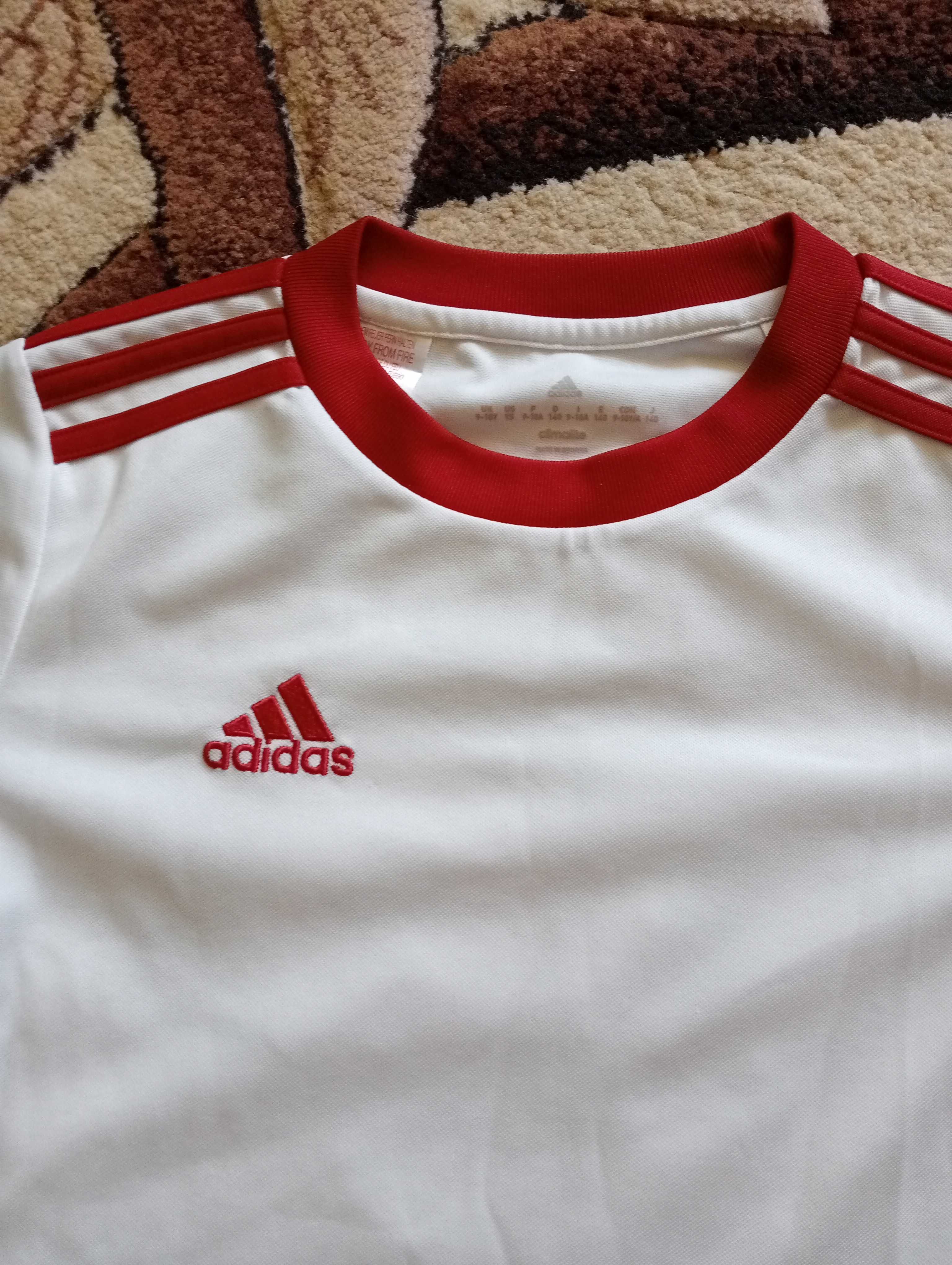 Koszulka adidas z napisem Martynka