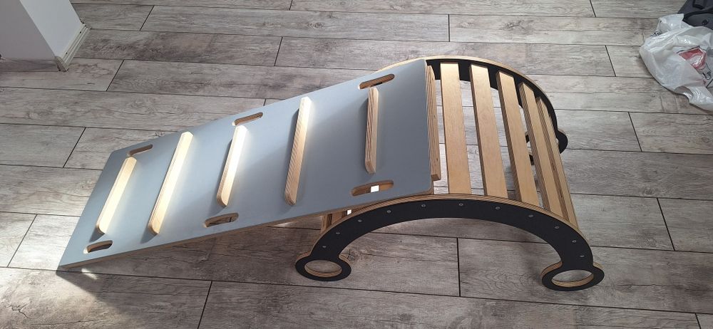 Drewniana zjeżdżalnia,wspinaczka