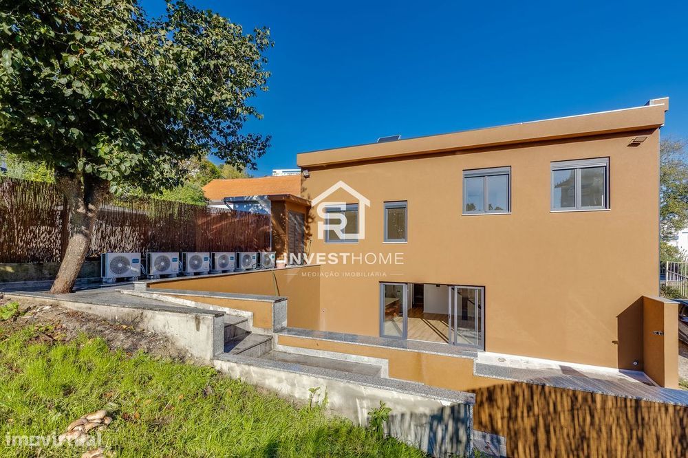 Moradia T5 | Luxo | 3 Frentes | 2 Suites | Jardim | Terraço