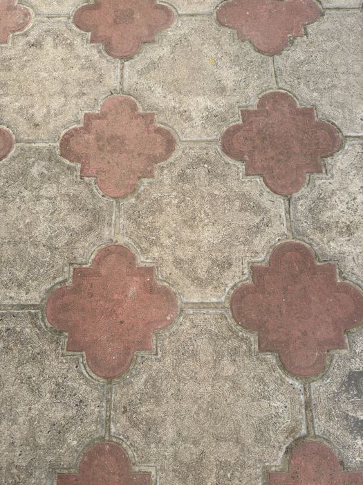 Продам бруківку конюшина