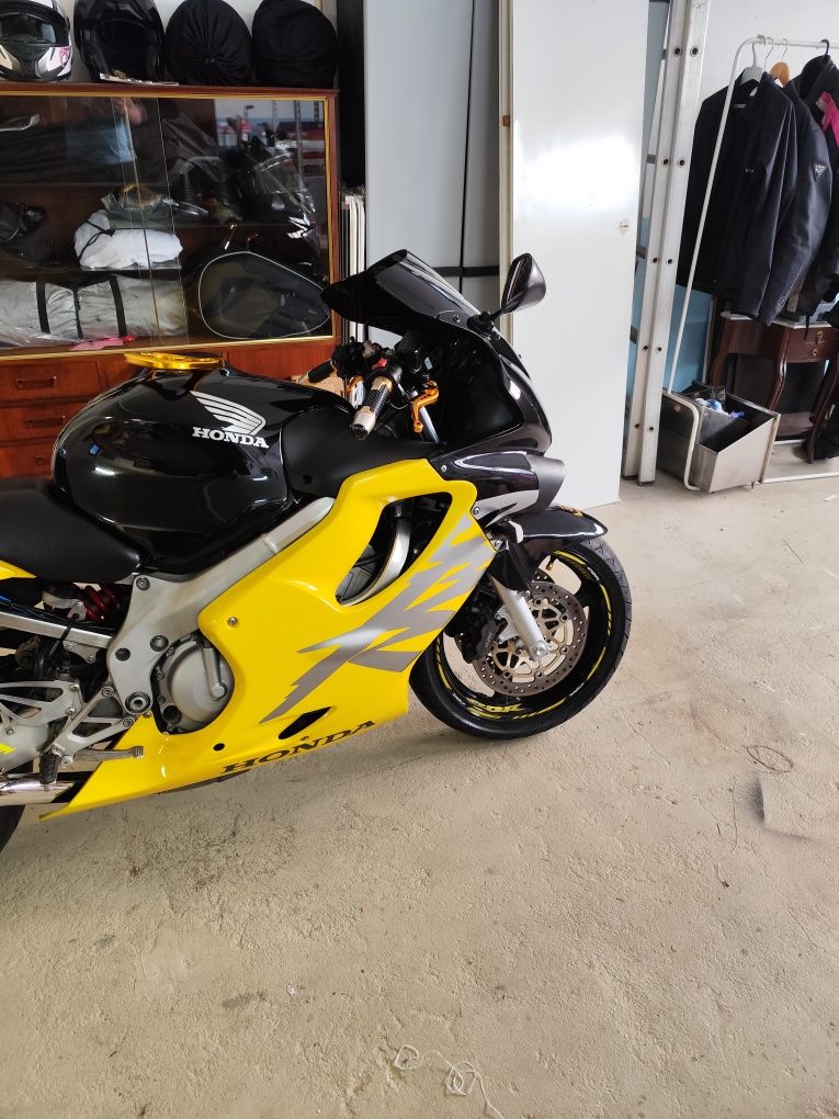 Honda CBR 600f4 (ler anúncio)