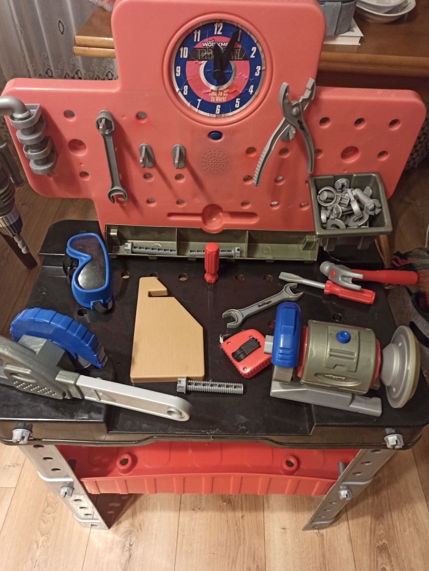 Warsztat z narzędziami dla dziecka