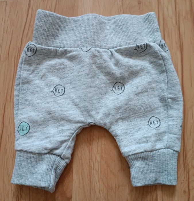 Mothercare 50 spodnie dresowe dla wcześniaka Tiny baby unisex
