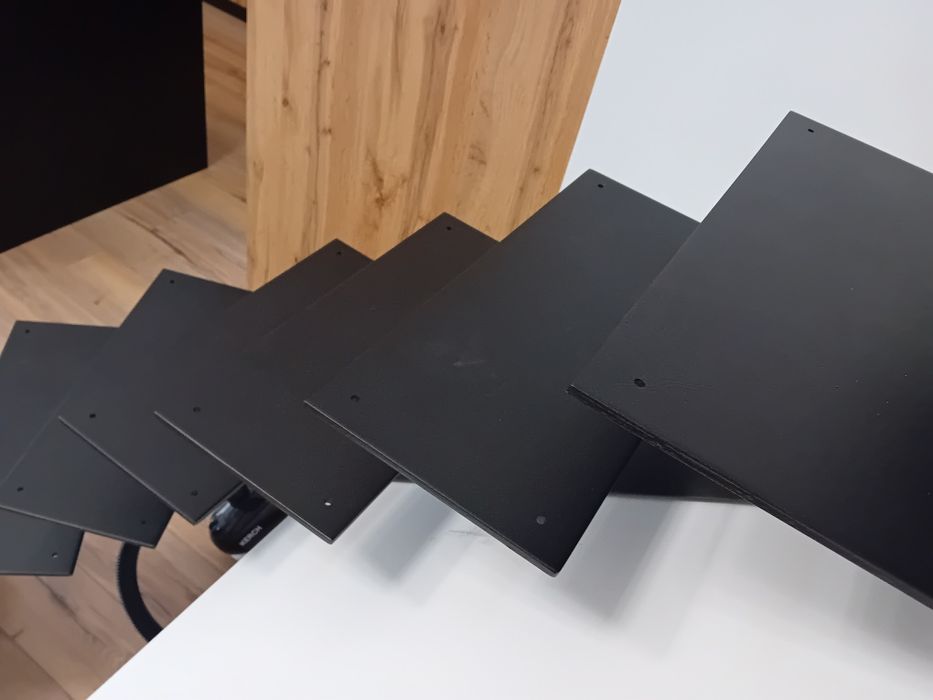 Stelarz metalowy schody