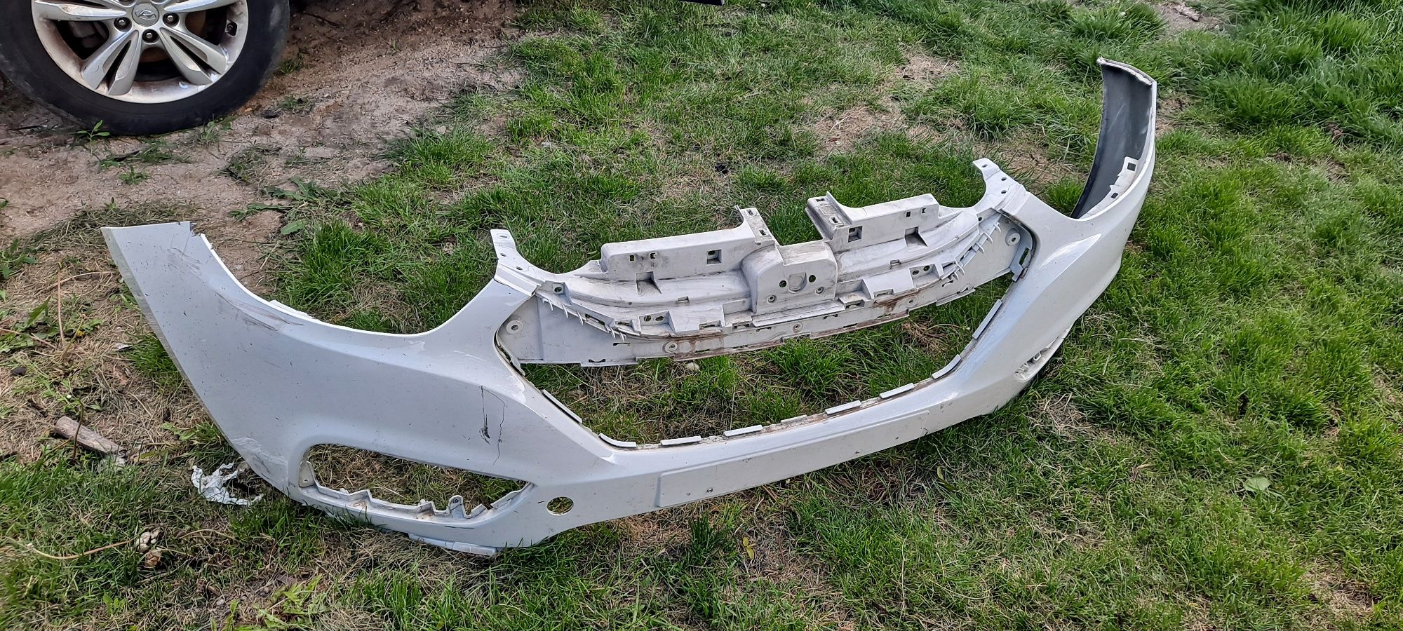 Zderzak hyundai ix35 uszkodzony
