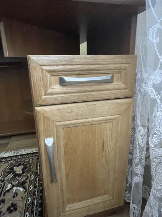 Компʼютерний/письмовий кутовий стіл з надбудовою