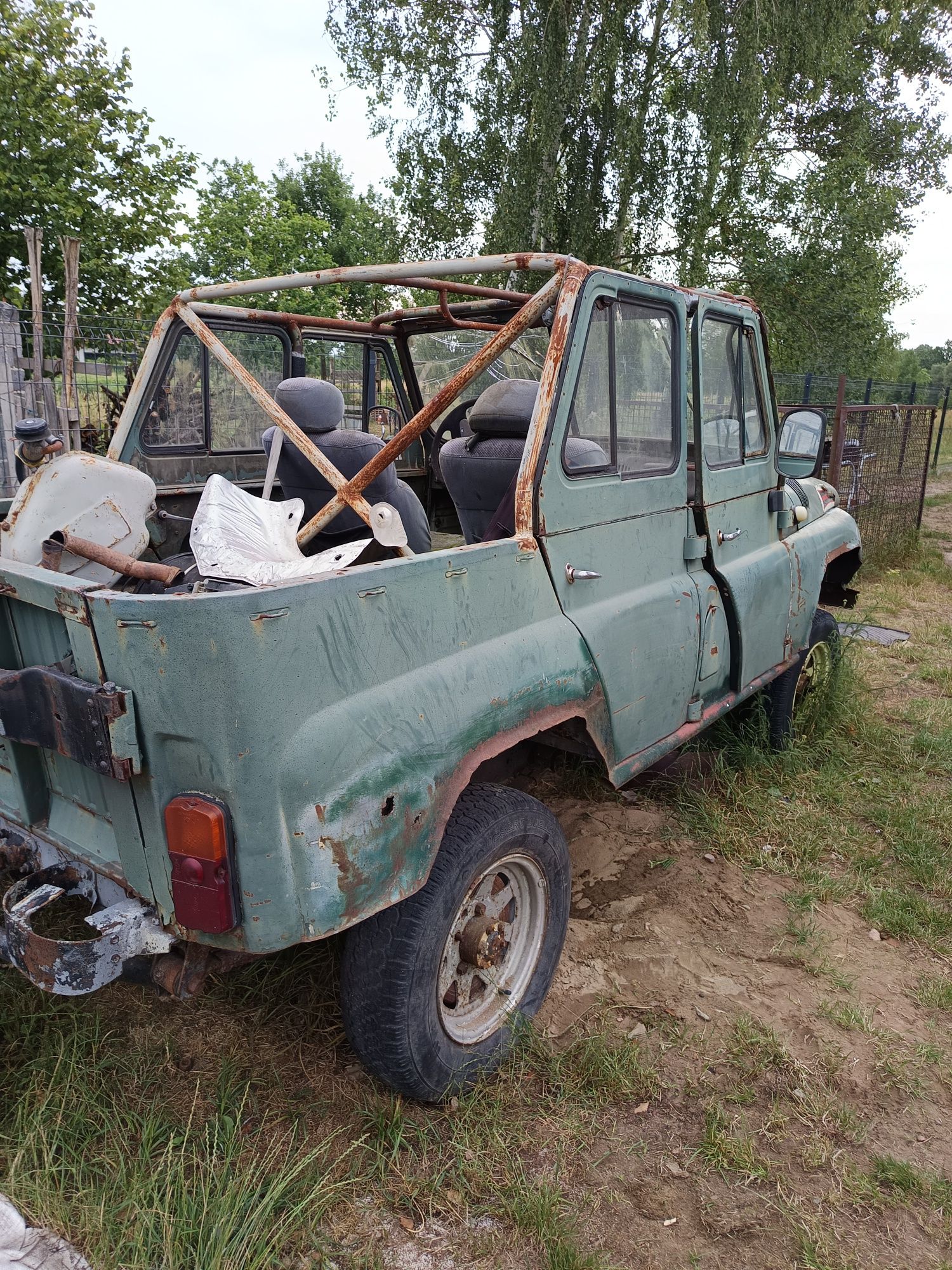 Sprzedam UAZ nie dokończony projekt