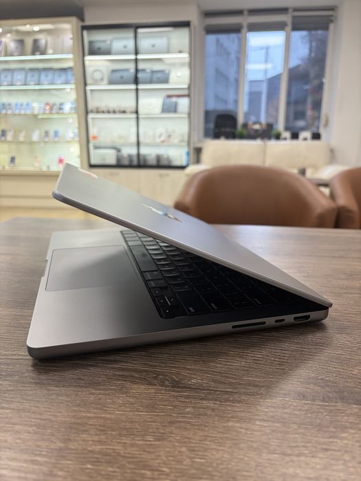 MacBook Pro 14" 2021 M1 Pro 16gb/512ssd
