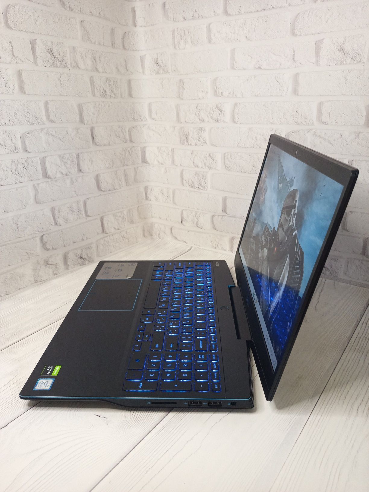 Геймерський ноутбук Dell G3 GTX 1660Ti 6Gb