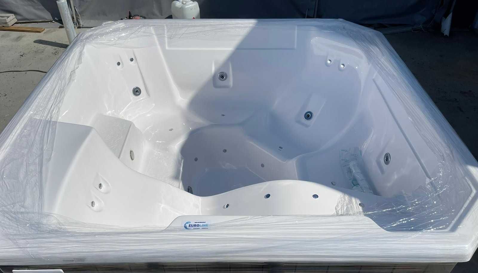 Jacuzzi wolnostojące ogrodowe hydromasaż hot tube