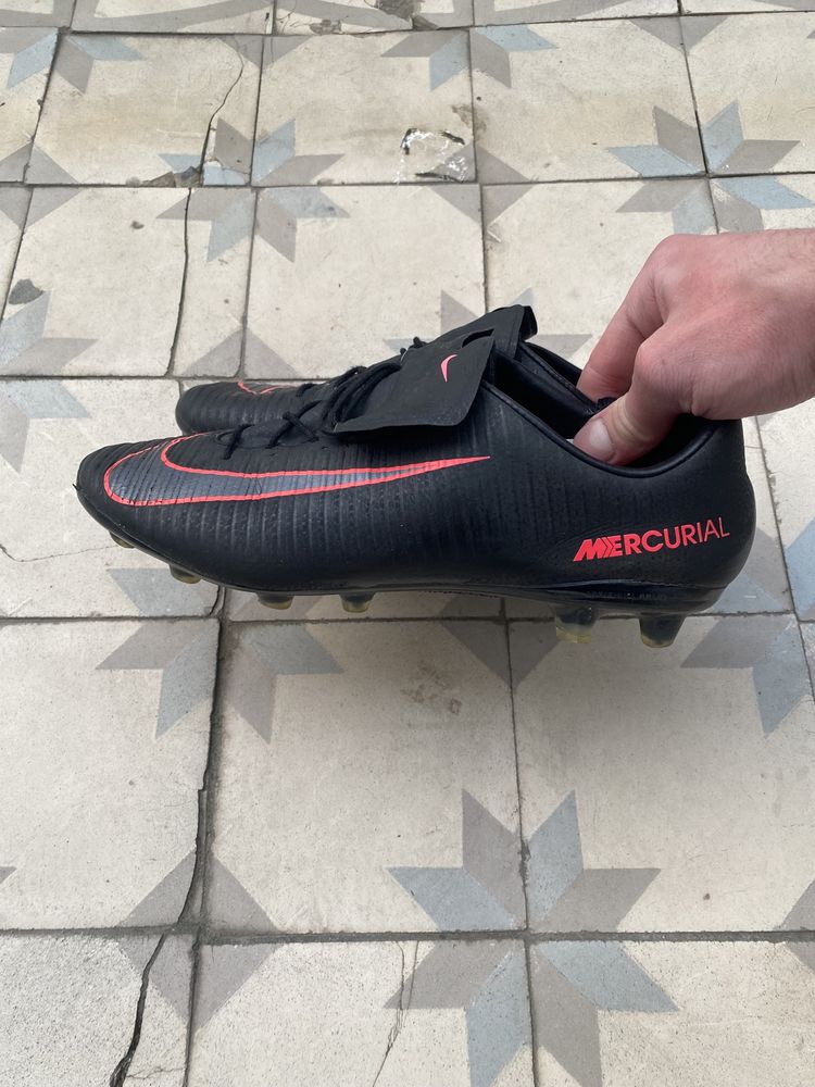 Бутси Nike Mercurial.