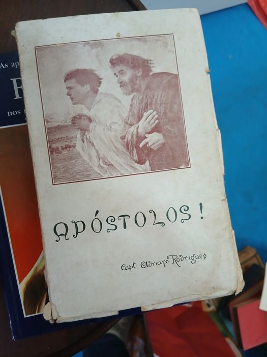Capitão Adriano Rodrigues, Apóstolos