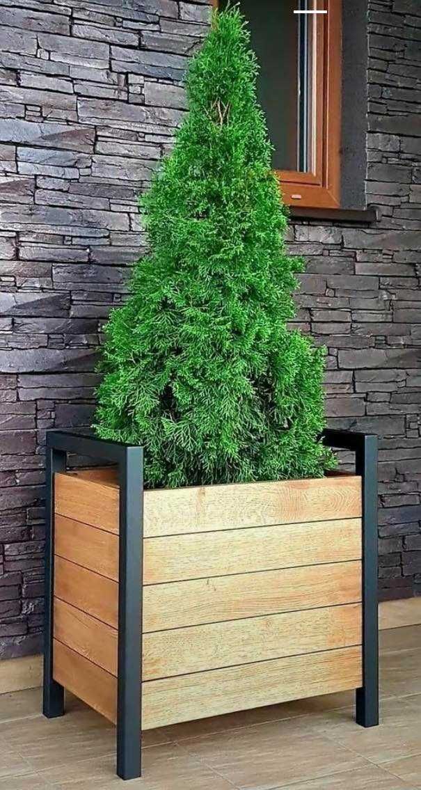 Drewniana donica ogrodowa na metalowym stelażu Loft