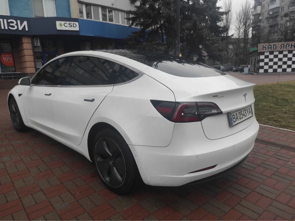 Tesla model 3 Standart Reng plus. Торг. Срочно.