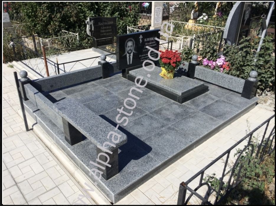 Гранитные памятники