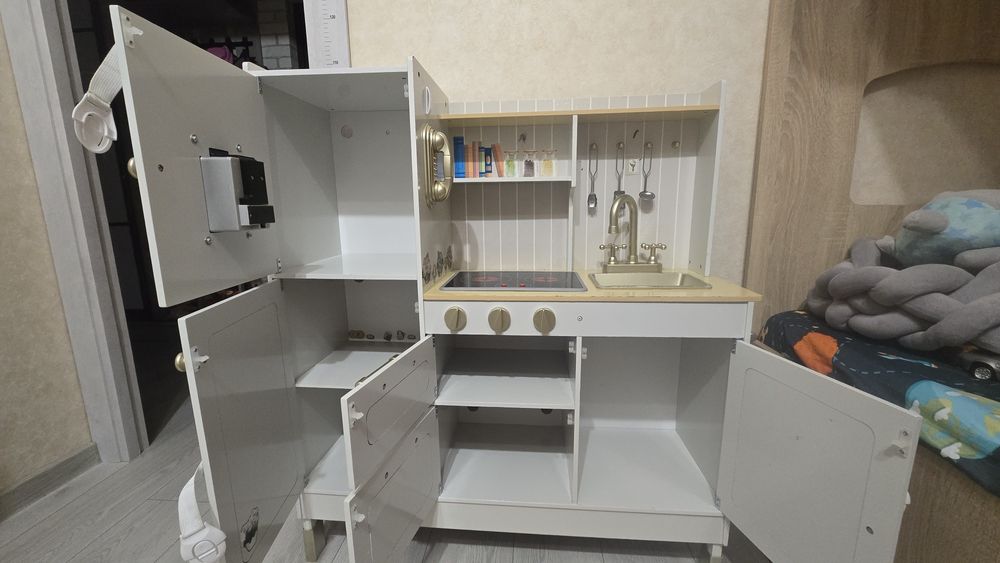 Кухня дитяча іграшкова, дерев'яна