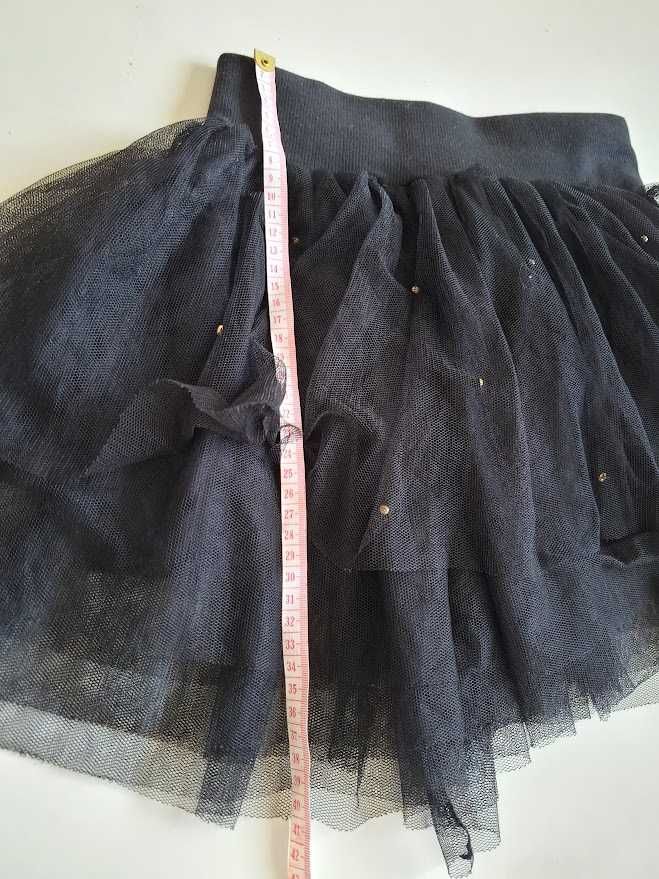 Saia preta em tule com bolinhas douradas / 6-8 anos