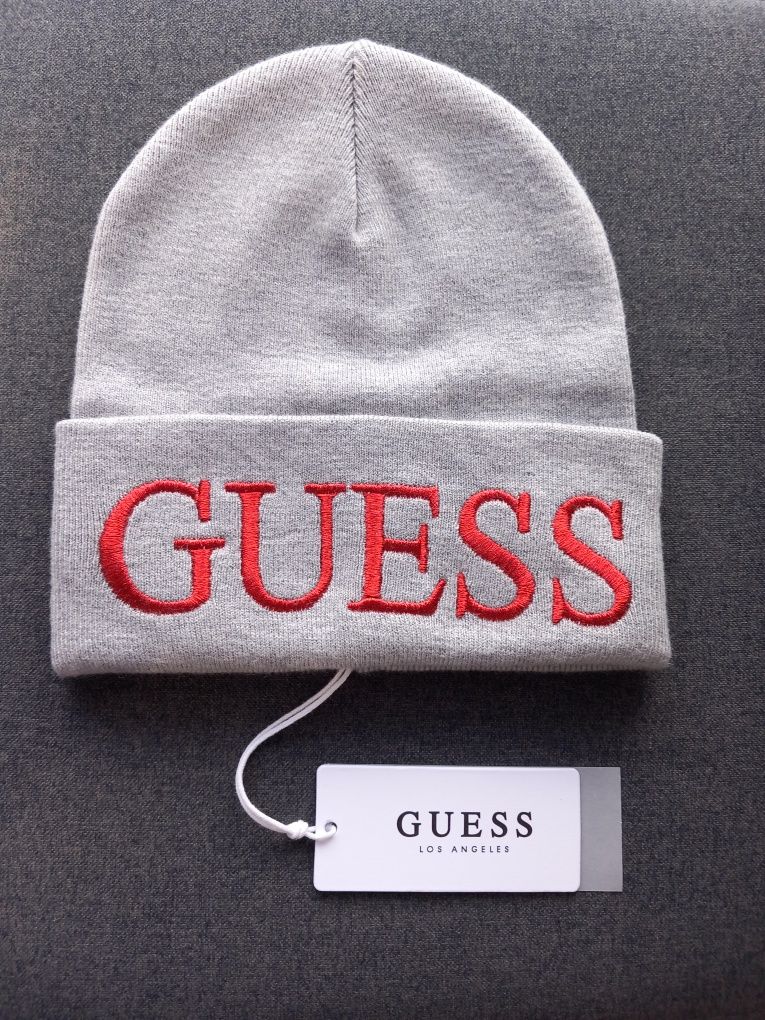Szara czapka GUESS