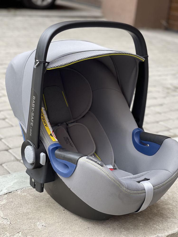 Автокресло Britax smile с адаптерами у подарунок