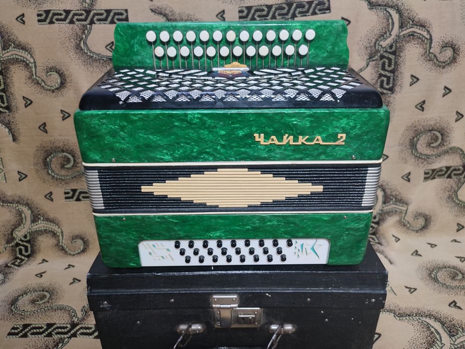 Продам гармонь гармошка тульська чайка 2