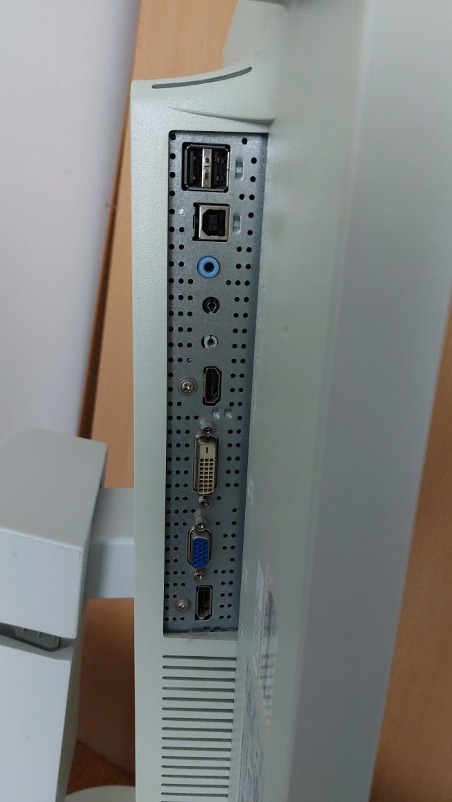 2x NEC MultiSync EA244WMI