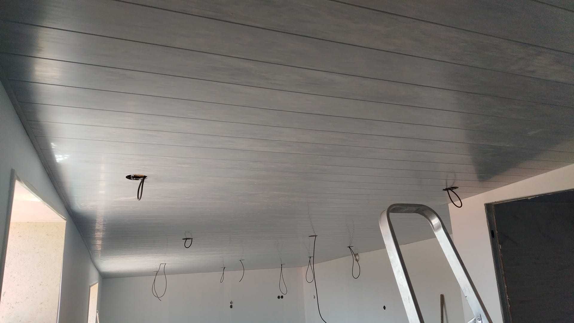 Piso e atentos em PVC