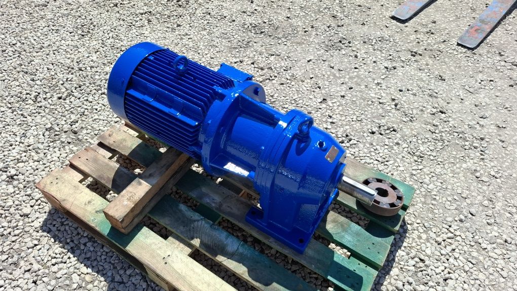 Motoreduktor 11 kW 197 obrotów ATB do studni Nord lenze sew vem veb