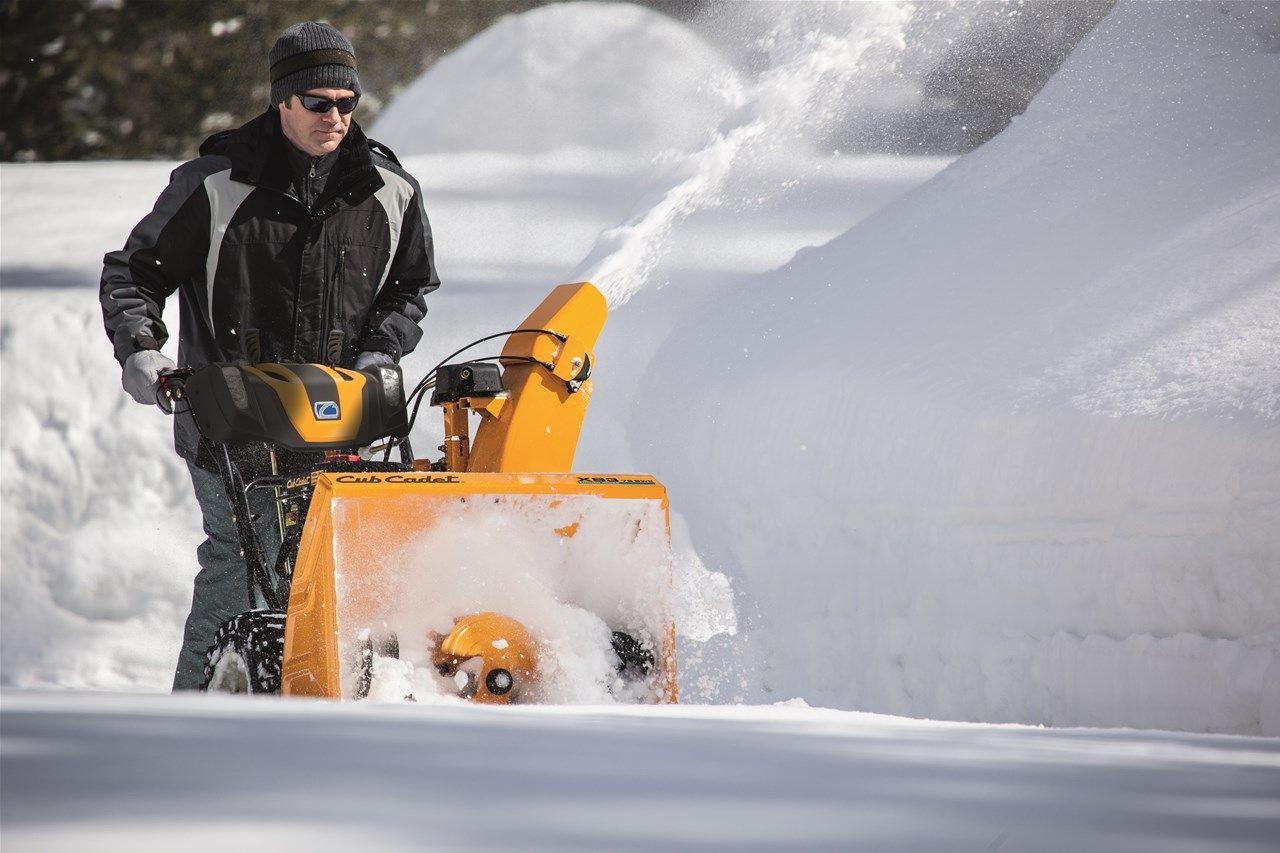 Odśnieżarka trójstopniowa CUB Cadet XS3 76 SWE do odśnieżania śniegu