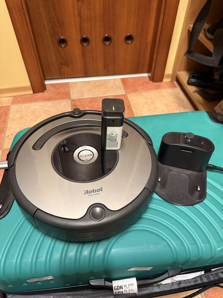Robot odkurzający iRobot Roomba 677