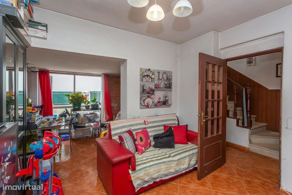 Vende-se Moradia T2 em Algueirão