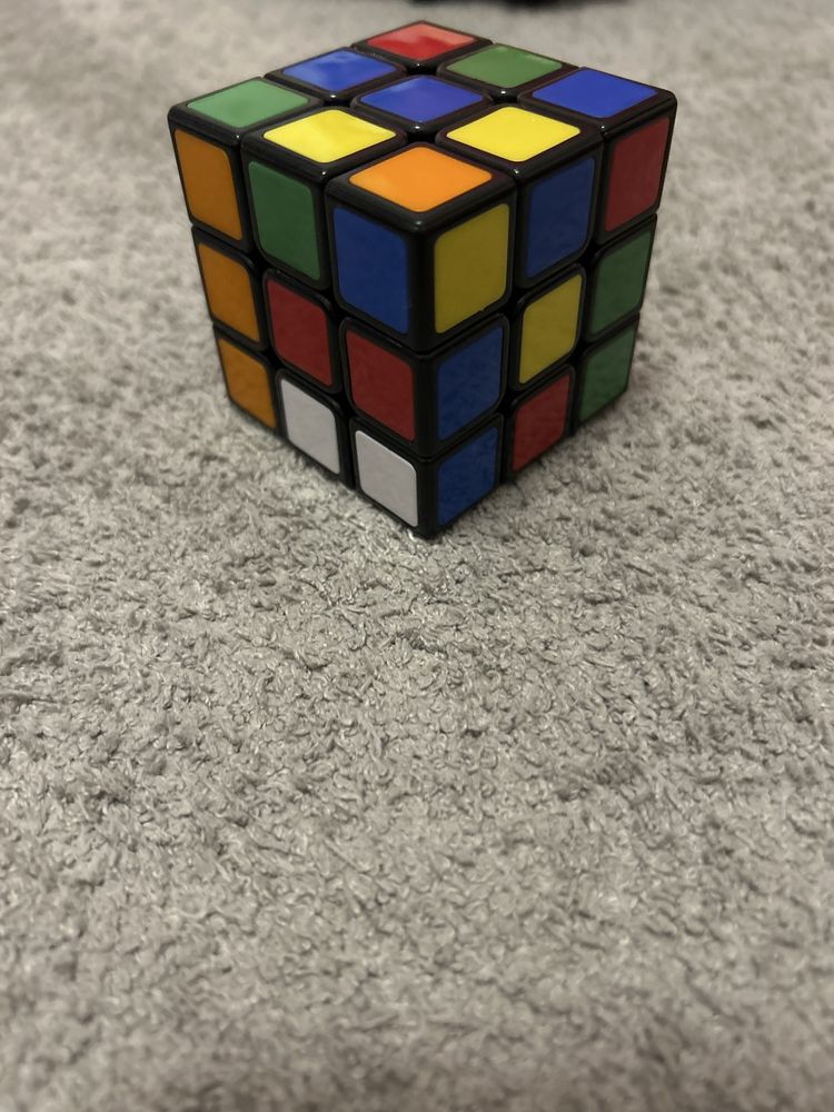 cubo magico em otimo estado