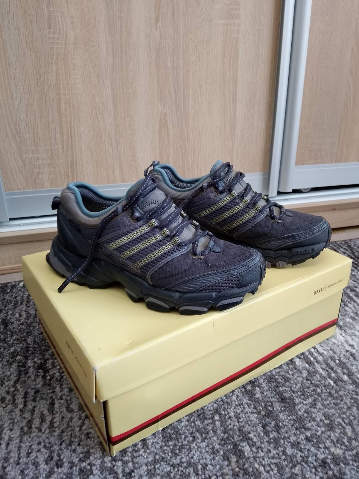 Кросовки женские Adidas 37р