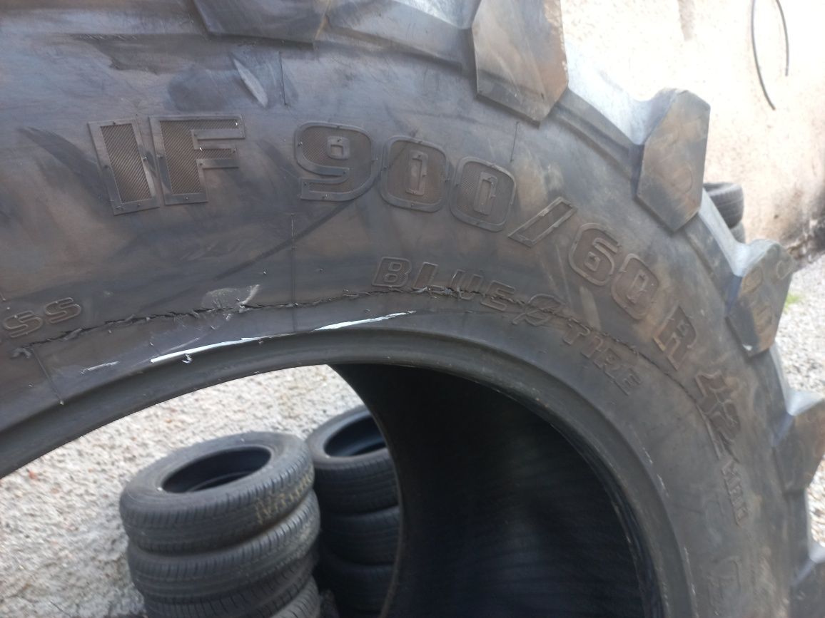 Opona 900/60R 42 Treleborg
