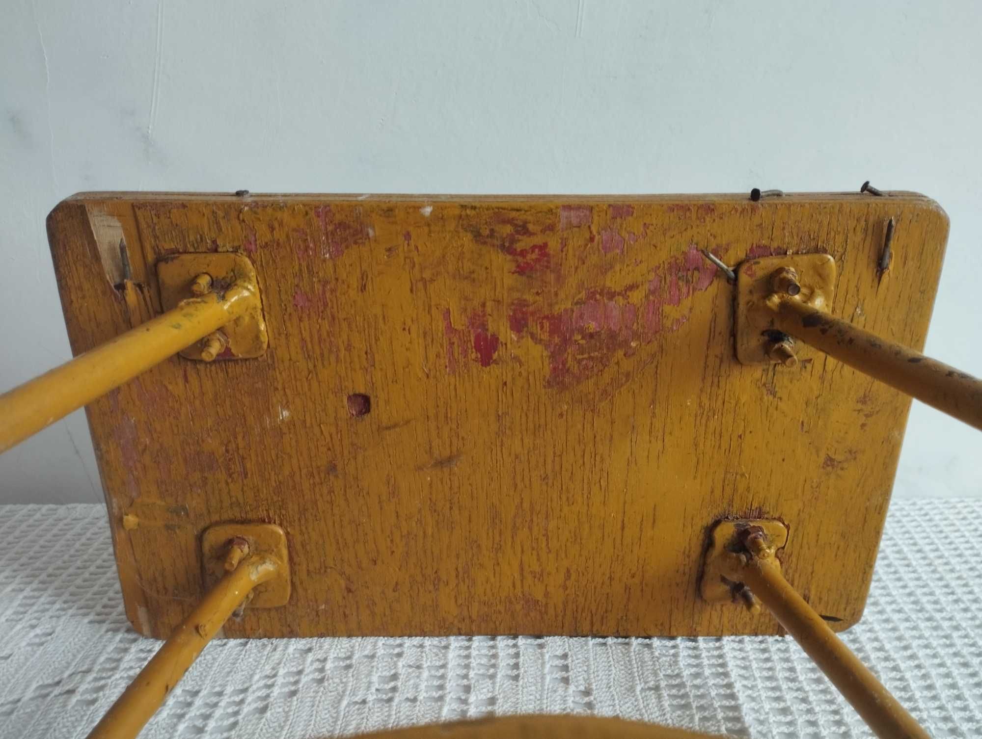 Stare krzesełko taboret
