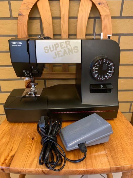 Maszyna do szycia TOYOTA Super Jeans  mod. SuperJ15 85 wat