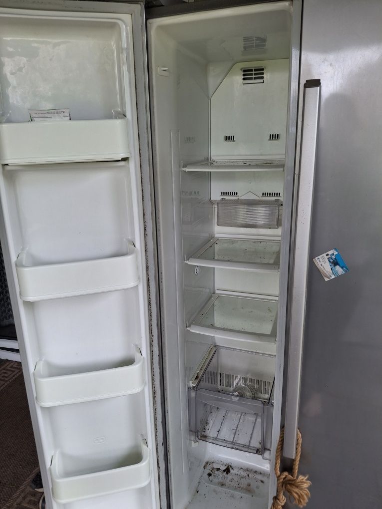 Lodowka lg gs3159pvjv uszkodzona