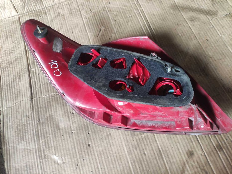 Стоп Peugeot 307 хетчбек ліхтар Пежо  307 6350P3 стопи 6351P3