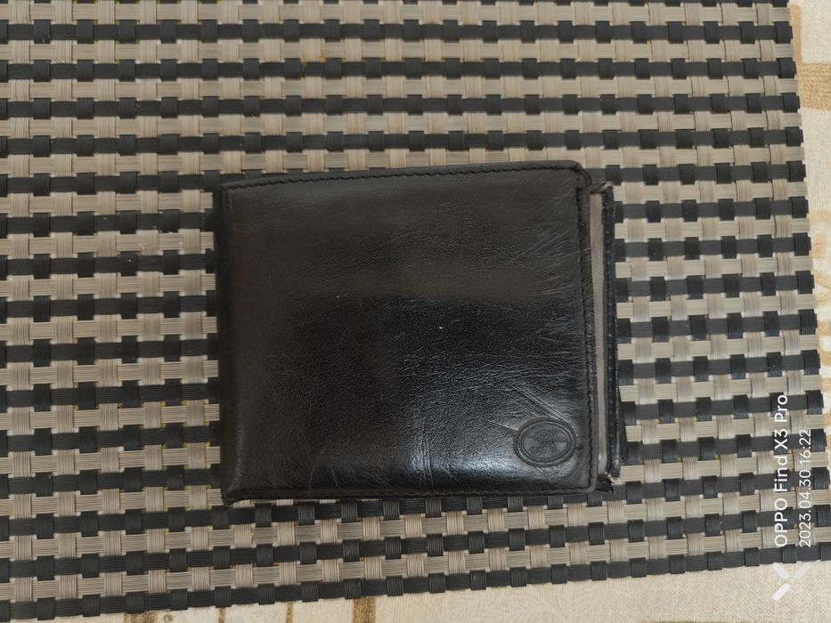 Carteira em pele